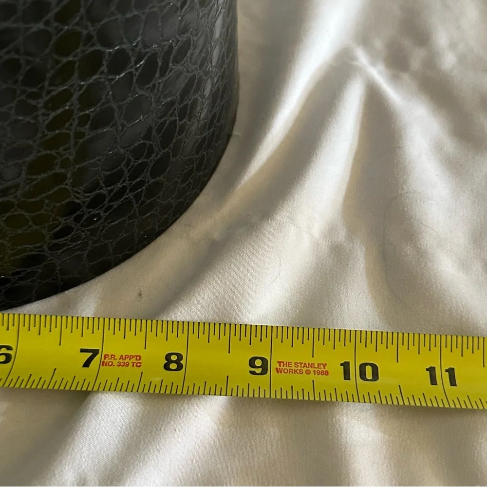 Super cool, vintage, mid century, modern alligator, embossed, lucite, ice bucket